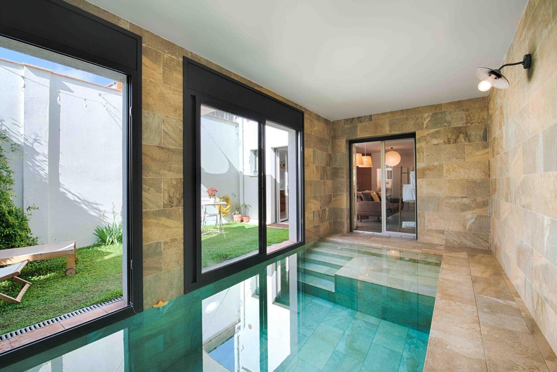 Loft Con Piscina Climatizada De Agua Salada Y Parking En El Centro De Figueres Daire Figueres  Dış mekan fotoğraf